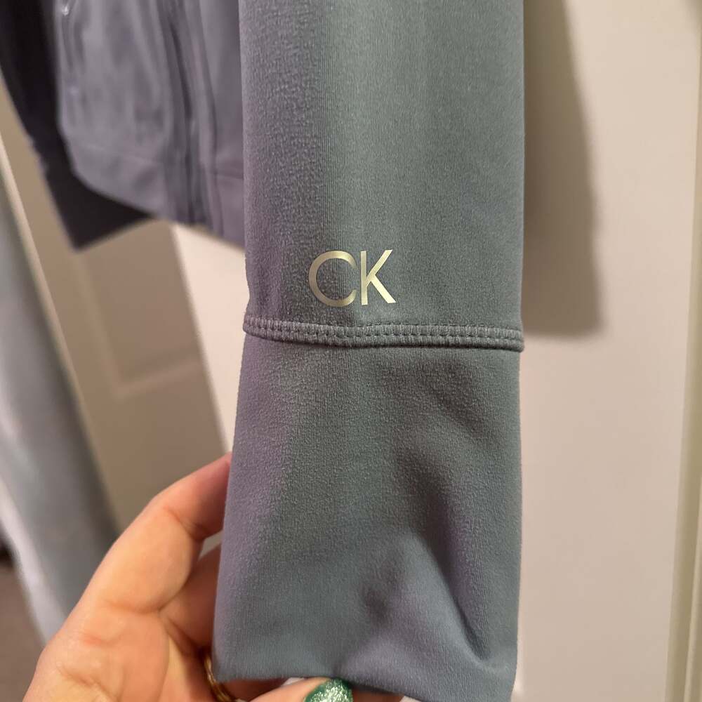 Calvin Klein - Picture 4 of 5